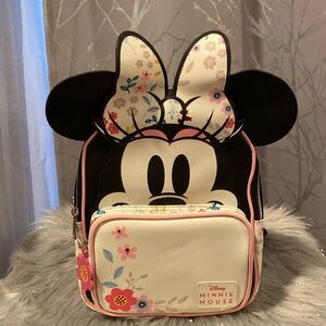 BNWT DISNEY Minnie Mouse Floral 3D Face Backpack